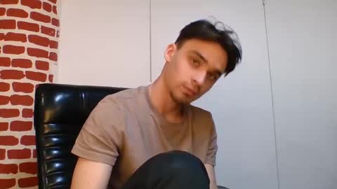 Snapshot of rufuspit chatting on 12-12-24, 11:50 Rufus online show from 12-12-24, 11:50