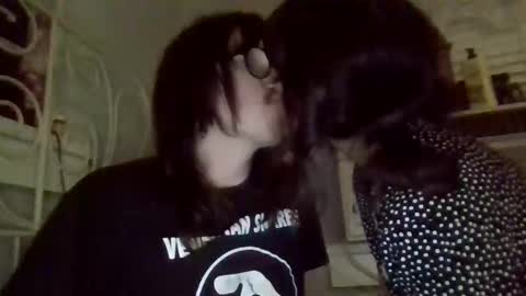 Snapshot of ruinedsistr chatting on 10-22-25, 10:48 ruinedsistr online show from 10-22-25, 10:48