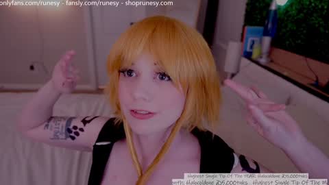 Snapshot of runesy chatting on 01-09-26, 04:15 Lady online show from 01-09-26, 04:15