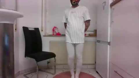 Ruskinni online show from 12-18-24, 04:39