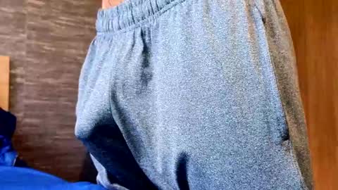 Snapshot of russell_adams_ chatting on 02-05-25, 09:18 R U S S E L L online show from 02-05-25, 09:18