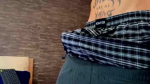 Snapshot of russell_adams_ chatting on 02-26-25, 02:36 R U S S E L L online show from 02-26-25, 02:36