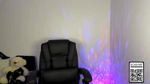 Nika online show from 10-30-25, 08:20