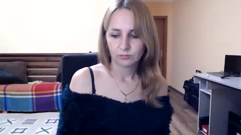 Snapshot of ruthpark chatting on 09-28-25, 07:30 Ruth online show from 09-28-25, 07:30