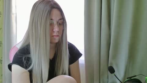 Snapshot of ruthsimp chatting on 12-01-25, 03:44 Tanyushka online show from 12-01-25, 03:44