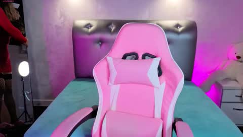 ruthspaces online show from 11-27-25, 01:07