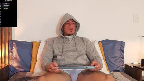 Snapshot of ryamcoast chatting on 02-08-26, 10:40 Sr Coast online show from 02-08-26, 10:40