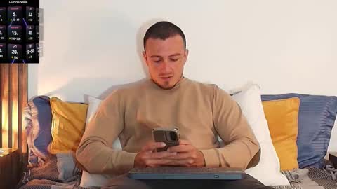 Snapshot of ryamcoast chatting on 02-25-26, 02:10 Sr Coast online show from 02-25-26, 02:10