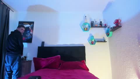 Snapshot of ryan15_ chatting on 01-24-25, 10:43 Ryan 15 online show from 01-24-25, 10:43