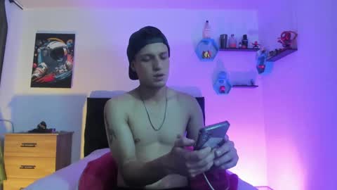 Snapshot of ryan15_ chatting on 01-25-25, 04:46 Ryan 15 online show from 01-25-25, 04:46