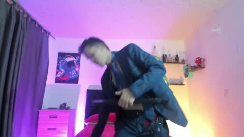 Snapshot of ryan15_ chatting on 01-28-25, 10:45 Ryan 15 online show from 01-28-25, 10:45