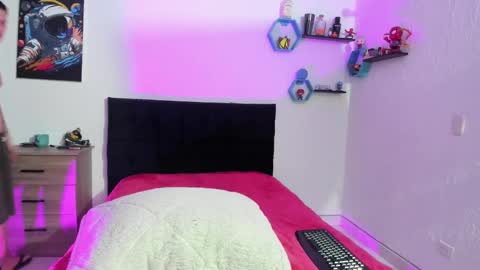 Snapshot of ryan15_ chatting on 01-31-25, 10:42 Ryan 15 online show from 01-31-25, 10:42