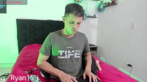 Snapshot of ryan15_ chatting on 02-13-25, 05:44 Ryan 15 online show from 02-13-25, 05:44