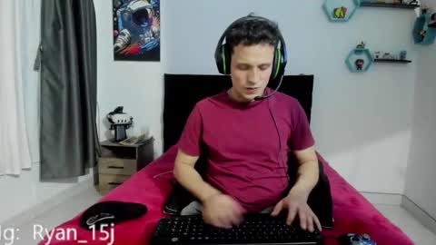 Snapshot of ryan15_ chatting on 09-10-25, 02:11 Ryan 15 online show from 09-10-25, 02:11