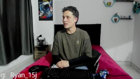 Snapshot of ryan15_ chatting on 09-13-25, 04:12 Ryan 15 online show from 09-13-25, 04:12