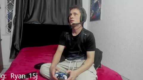 Snapshot of ryan15_ chatting on 09-15-25, 12:43 Ryan 15 online show from 09-15-25, 12:43