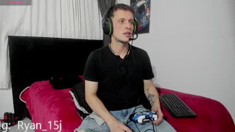 Snapshot of ryan15_ chatting on 10-02-25, 02:07 Ryan 15 online show from 10-02-25, 02:07