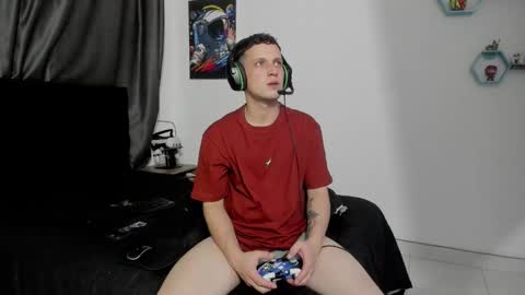 Snapshot of ryan15_ chatting on 11-04-25, 12:32 Ryan 15 online show from 11-04-25, 12:32