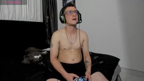 Snapshot of ryan15_ chatting on 11-08-25, 11:25 Ryan 15 online show from 11-08-25, 11:25