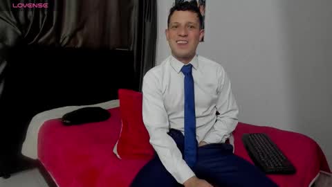 Snapshot of ryan15_ chatting on 12-20-25, 11:50 Ryan 15 online show from 12-20-25, 11:50