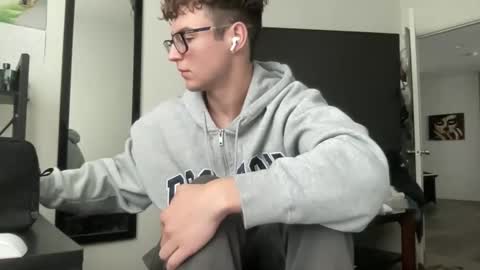 Snapshot of ryan287747 chatting on 11-20-25, 09:25 ryan online show from 11-20-25, 09:25