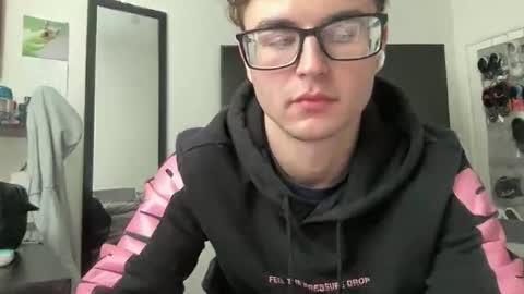 Snapshot of ryan287747 chatting on 11-21-25, 07:12 ryan online show from 11-21-25, 07:12