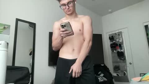 Snapshot of ryan287747 chatting on 11-24-25, 07:46 ryan online show from 11-24-25, 07:46