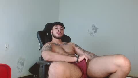 Snapshot of ryan_warren18 chatting on 12-11-24, 02:19 RYAN online show from 12-11-24, 02:19