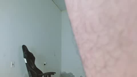 Snapshot of ryan_warren18 chatting on 01-05-25, 02:06 RYAN online show from 01-05-25, 02:06