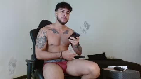 Snapshot of ryan_warren18 chatting on 01-17-25, 06:54 RYAN online show from 01-17-25, 06:54