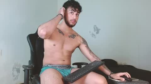 Snapshot of ryan_warren18 chatting on 02-12-25, 05:37 RYAN online show from 02-12-25, 05:37