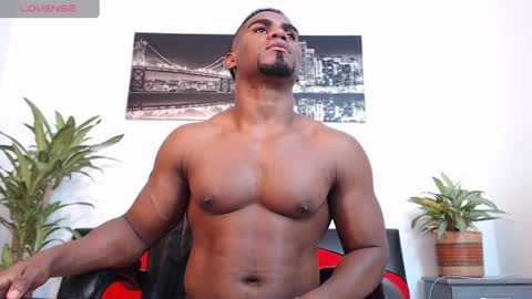 Instagram  Ryandwrn online show from 04-25-26, 01:41