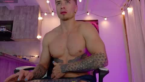 Ryan Blue ig ryannblue online show from 11-26-25, 12:00