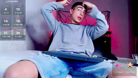 Snapshot of ryannhill_ chatting on 12-23-24, 05:49 Ryannhill  online show from 12-23-24, 05:49