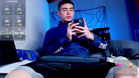 Snapshot of ryannhill_ chatting on 12-29-24, 11:29 Ryannhill  online show from 12-29-24, 11:29