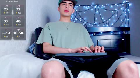 Snapshot of ryannhill_ chatting on 01-24-25, 08:34 Ryannhill  online show from 01-24-25, 08:34