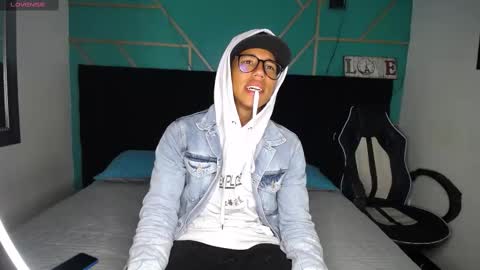 Snapshot of ryanpricee chatting on 12-19-24, 04:23 RyanPricee online show from 12-19-24, 04:23