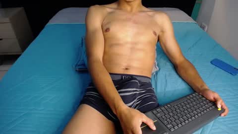 Snapshot of ryanpricee chatting on 01-10-25, 05:47 RyanPricee online show from 01-10-25, 05:47