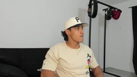 Snapshot of ryanwhite3 chatting on 11-06-25, 10:32 ryanwhite3 online show from 11-06-25, 10:32