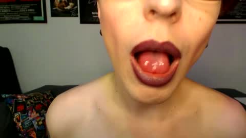 Snapshot of ryff_burnz chatting on 12-28-24, 05:55 Ryff Burnz online show from 12-28-24, 05:55