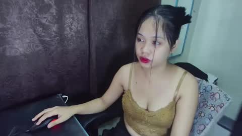 Snapshot of rylee_beau chatting on 12-17-24, 09:38 Beau Angel online show from 12-17-24, 09:38