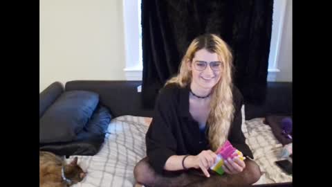 Snapshot of ryn_michele chatting on 12-15-24, 06:37 Ryn Michele online show from 12-15-24, 06:37