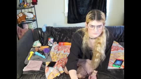 Snapshot of ryn_michele chatting on 12-24-24, 07:00 Ryn Michele online show from 12-24-24, 07:00