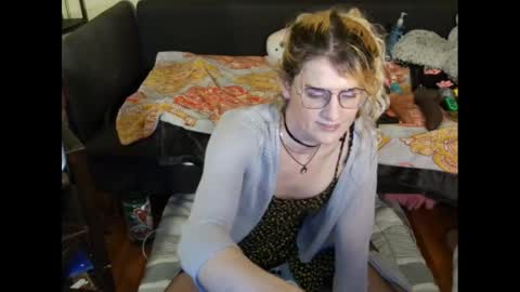 Snapshot of ryn_michele chatting on 12-29-24, 10:25 Ryn Michele online show from 12-29-24, 10:25