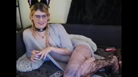 Snapshot of ryn_michele chatting on 12-31-24, 07:51 Ryn Michele online show from 12-31-24, 07:51