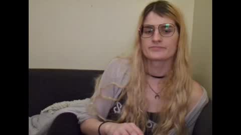 Snapshot of ryn_michele chatting on 01-03-25, 01:27 Ryn Michele online show from 01-03-25, 01:27