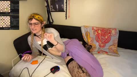 Snapshot of ryn_michele chatting on 03-01-25, 04:44 Ryn Michele online show from 03-01-25, 04:44