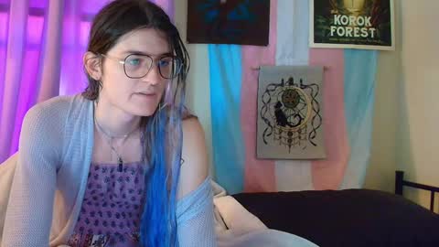 Snapshot of ryn_michele chatting on 09-17-25, 05:03 Ryn Michele online show from 09-17-25, 05:03