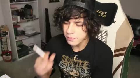 Snapshot of ryot35 chatting on 11-27-25, 06:10 Ryot3 online show from 11-27-25, 06:10