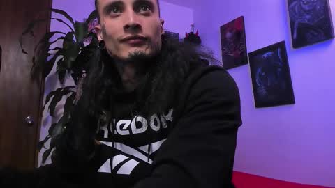 Snapshot of ryuk_it chatting on 11-29-25, 01:19 leopmonk help me reach 100 thumbs up online show from 11-29-25, 01:19